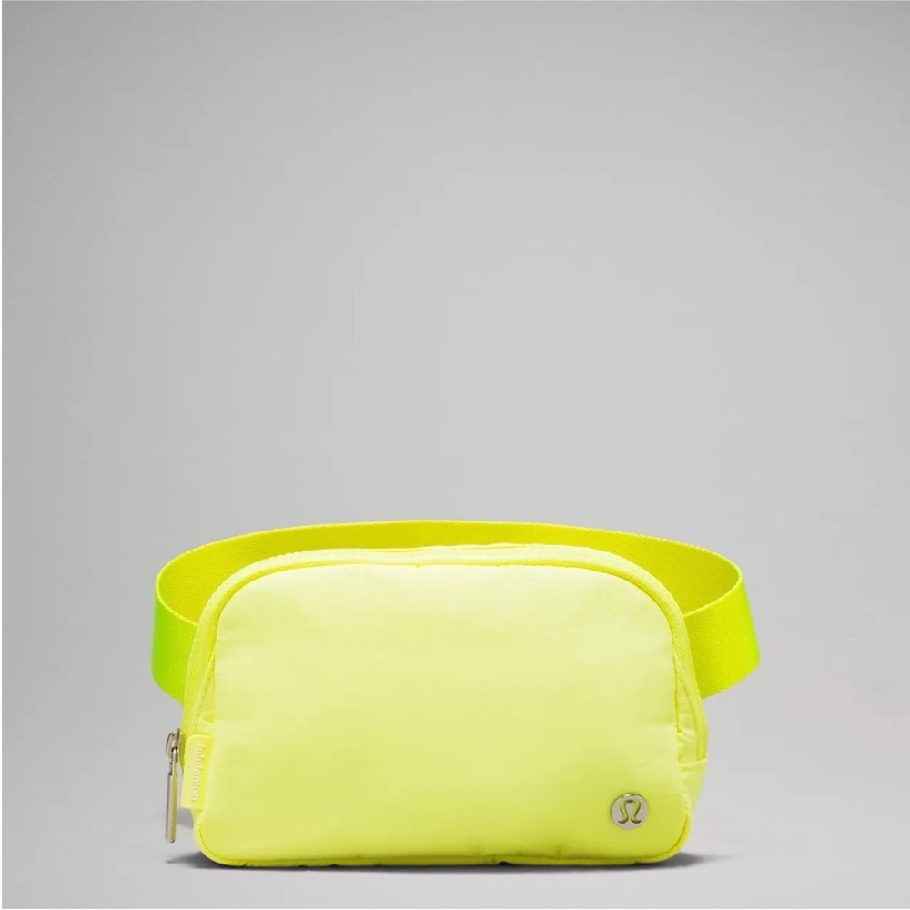 NWT lululemon electric lemon belt bag Fanny pack yellow neon